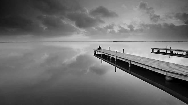 High-definition black and white dock PPT background picture