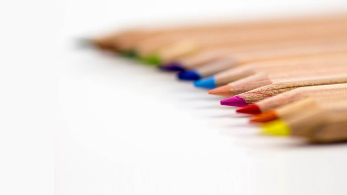 Thirteen colored pencils PPT background pictures